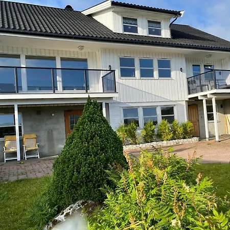 Lena Tromso * Kvaloya