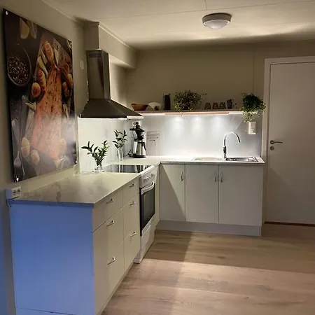 Lena Tromso * Kvaloya